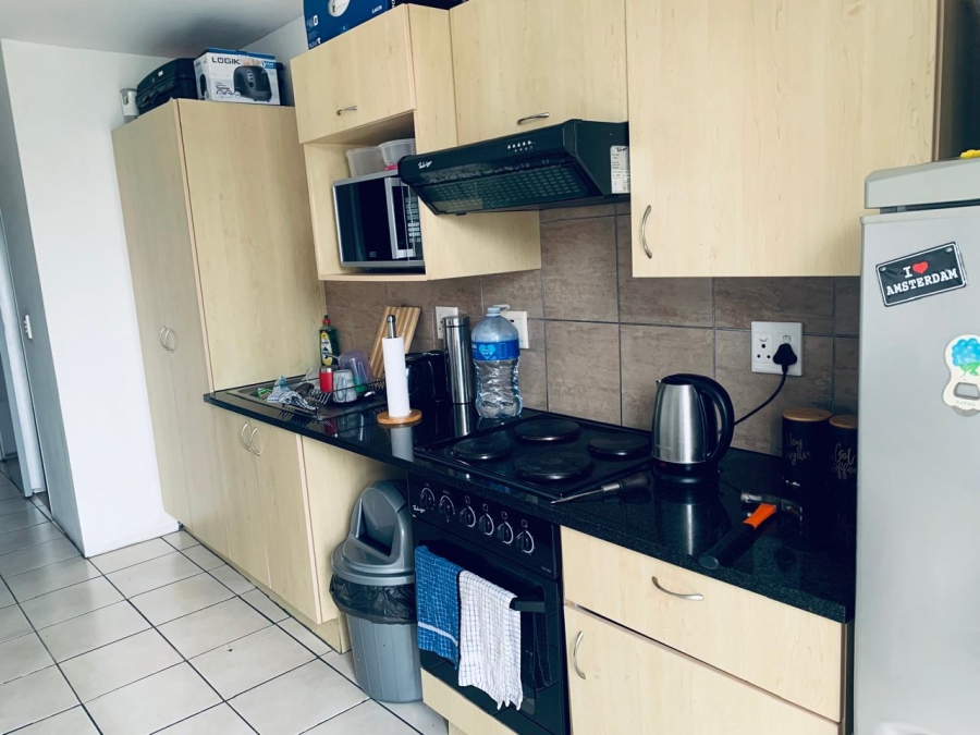To Let 1 Bedroom Property for Rent in Zonnebloem Western Cape